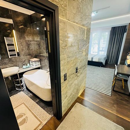 Rentnow Modern Lux Apartment In Centre Chisinau Exterior foto